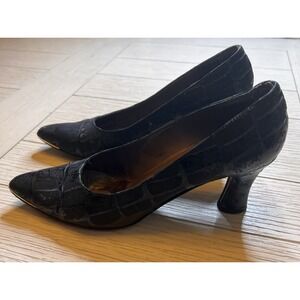 Vintage Stuart Weitzman Navy Embossed Leather Pumps W/ Original Box. Sz 6.5 AAA‎